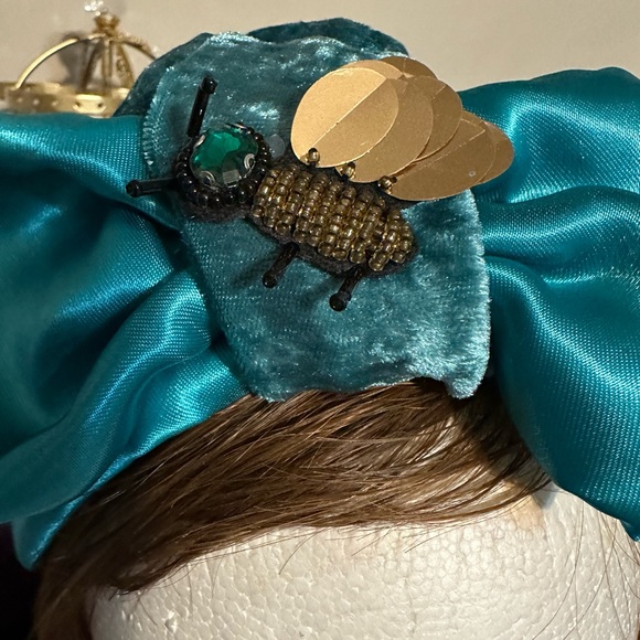 **3 for $40** Teal velvet turban with fabulous gold-sequin bee detail - Picture 2 of 4